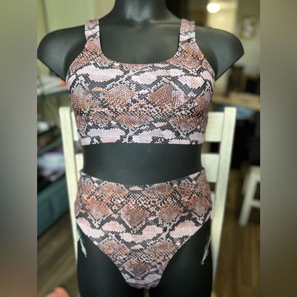 NWOT Bikini Swimsuit Sm Medium - Picture 1 of 6